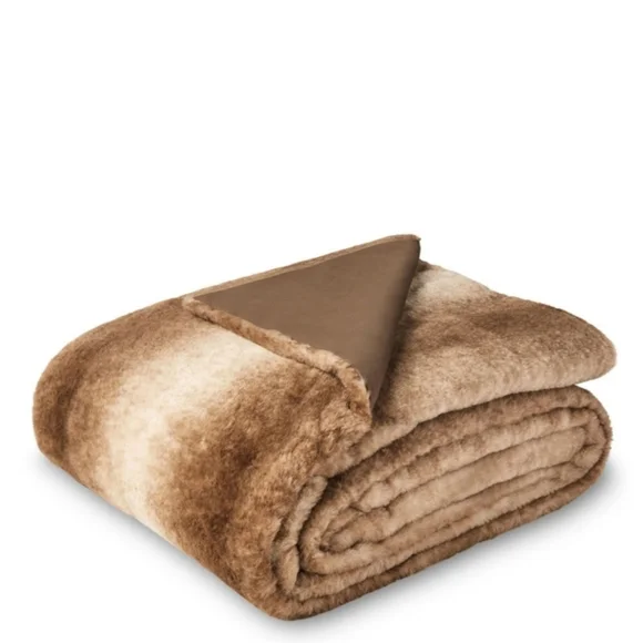 Member's Mark Oversized Luxury Faux Fur Throw Blanket 60" x 70" - Picture 2 of 4
